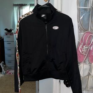 Nike Women's Polyknit Black Floral Print Full Zip Jacket